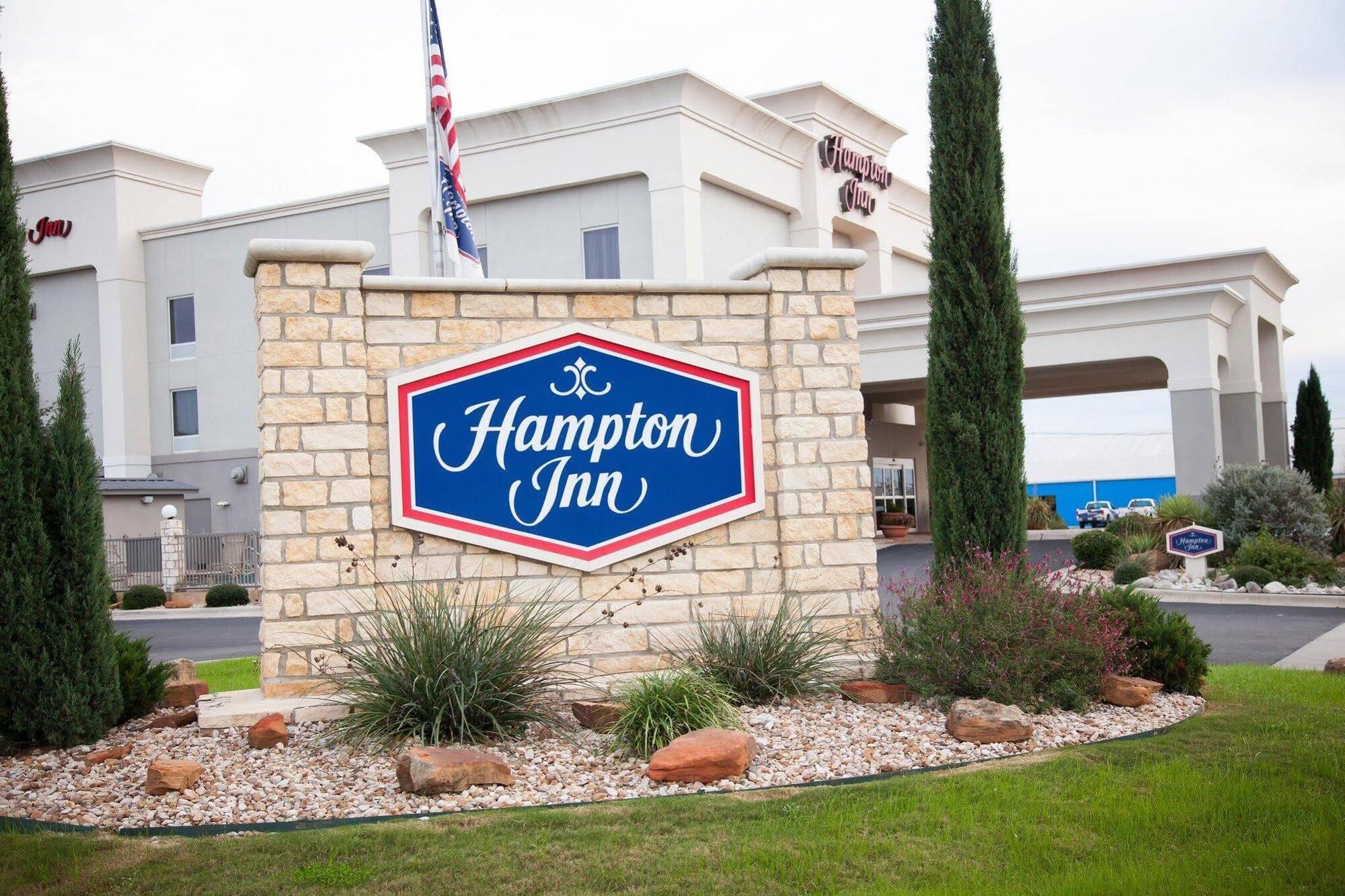 Hampton Inn Brownwood Exterior photo